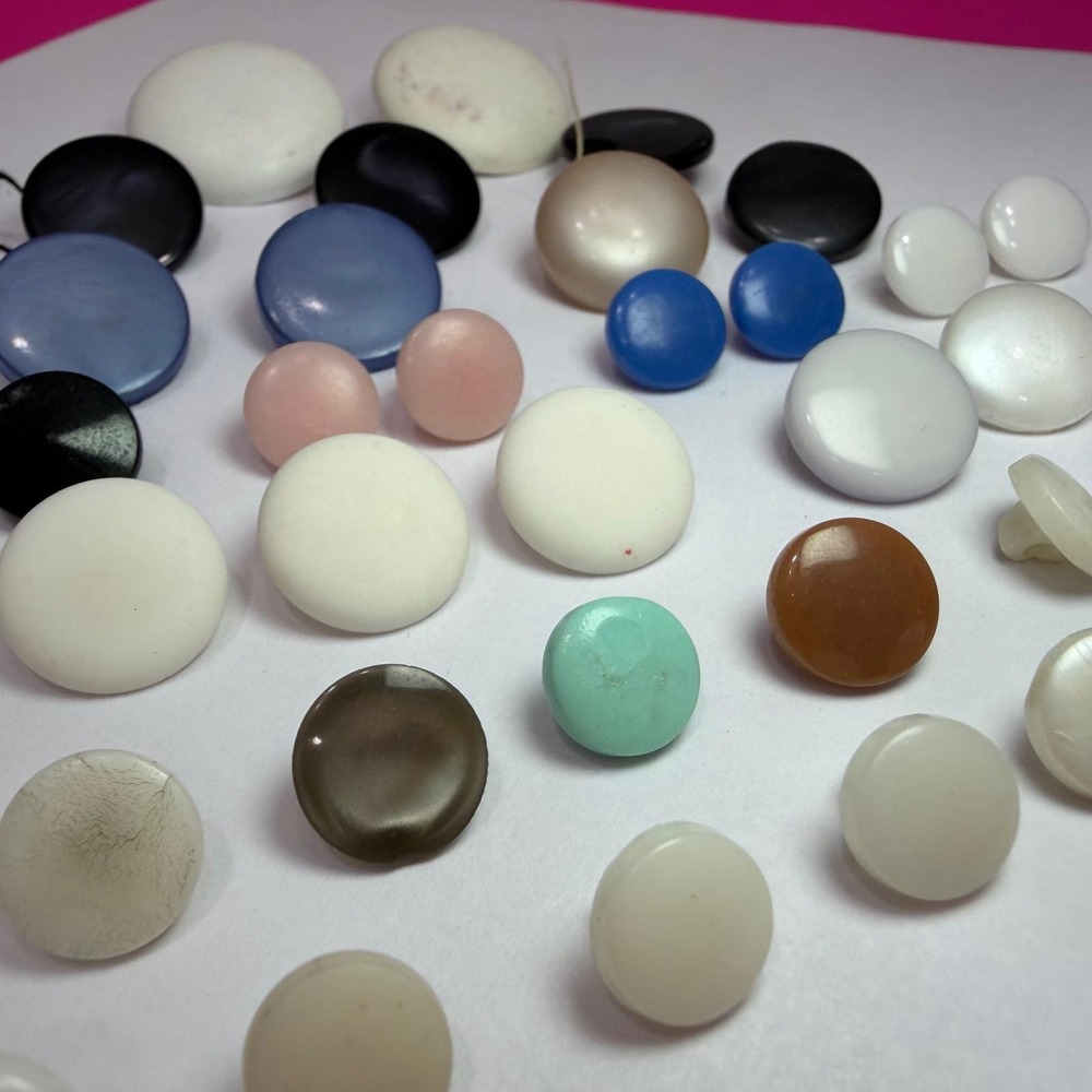 Vintage Round Shank Button Lot ~ Solid Pastel Tones‎ White Blue Pink Teal Black